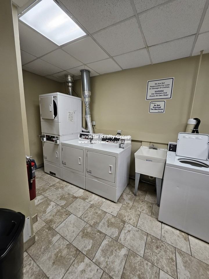 839 W Sheridan Rd #218 - Photo 6 of 9