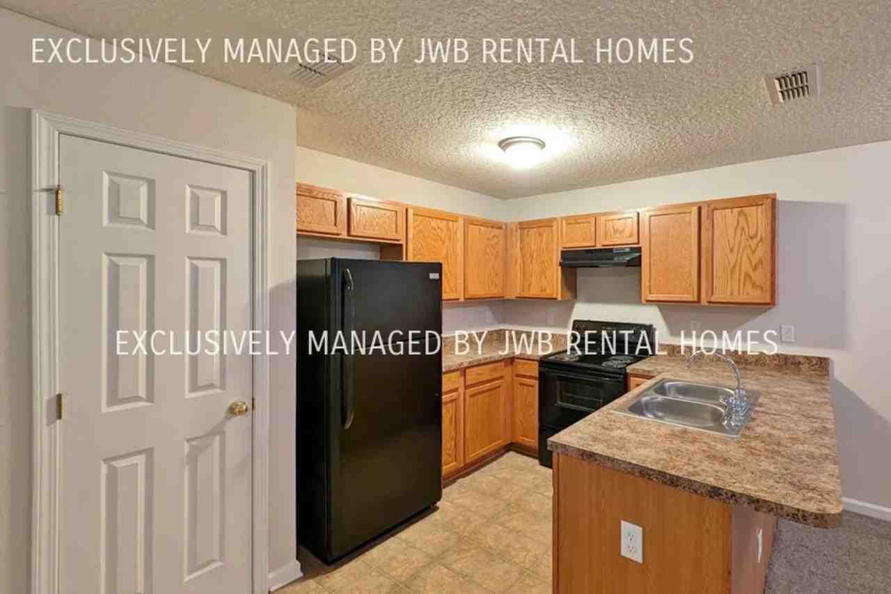 4049 Grant Rd - Photo 3 of 6