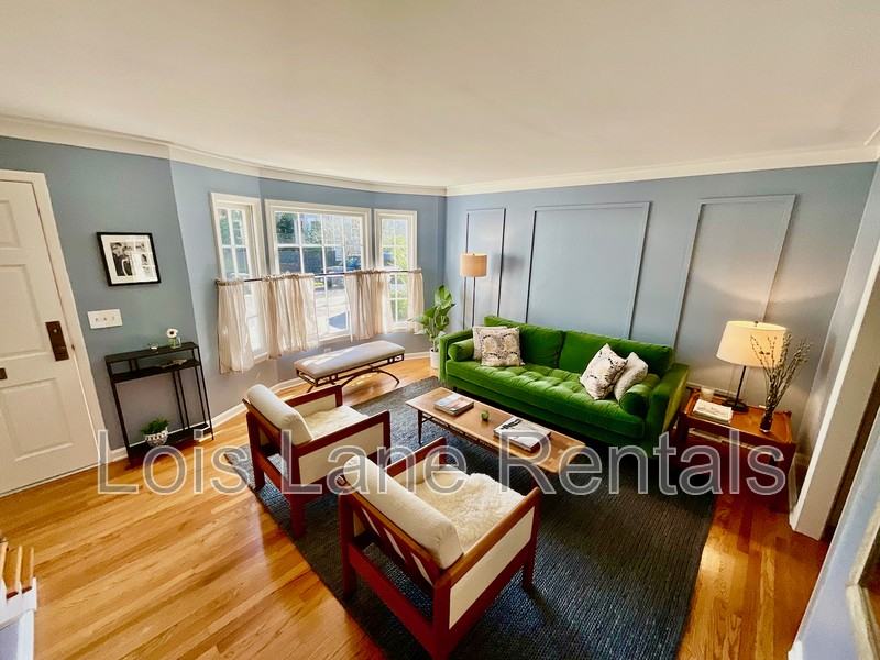 190 Queen St - Photo 3 of 21