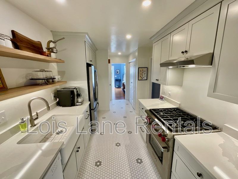 190 Queen St - Photo 5 of 21