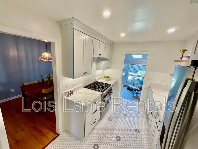 190 Queen St - Photo 6 of 21