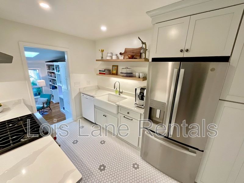 190 Queen St - Photo 7 of 21