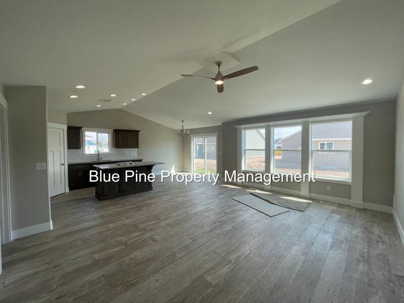 1924 Harrington Cir - Photo 4 of 25