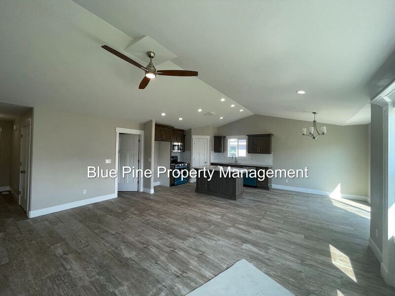 1924 Harrington Cir - Photo 5 of 25