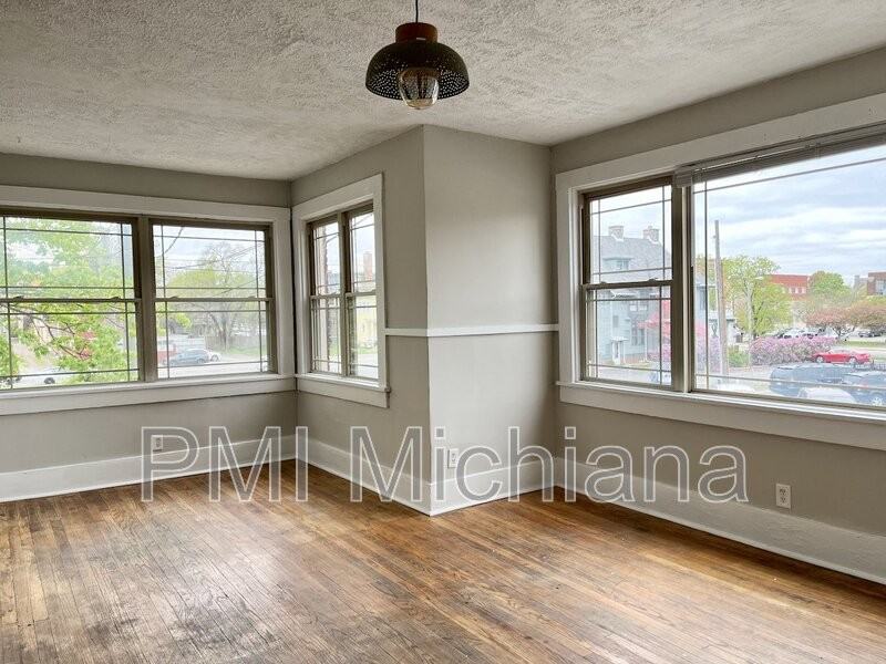 117 Franklin Pl #7 - Photo 3 of 12