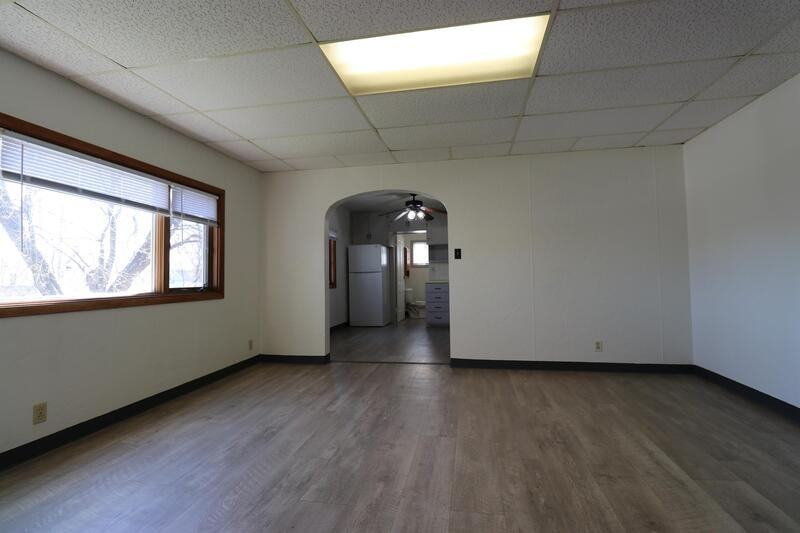 1603 S 13th St - Photo 4 of 9