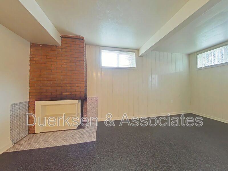 2709 Nw Taylor Ave - Photo 3 of 10