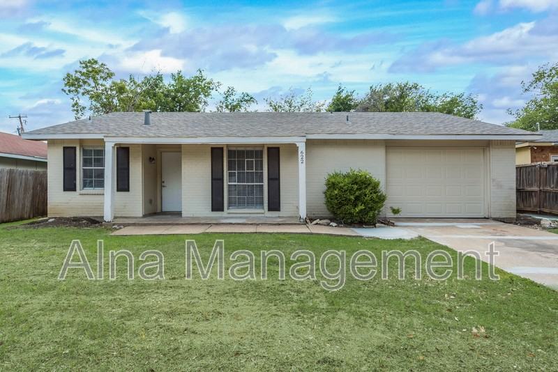 622 Hillcrest St - Photo 2 of 18