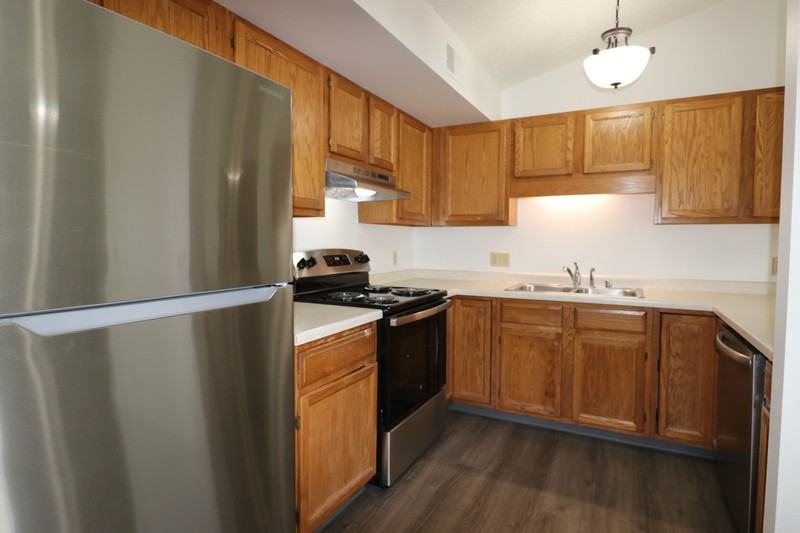 2216 Valley Rd - Photo 2 of 16