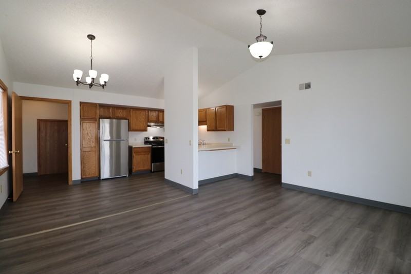 2216 Valley Rd - Photo 6 of 16