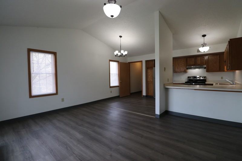 2216 Valley Rd - Photo 7 of 16