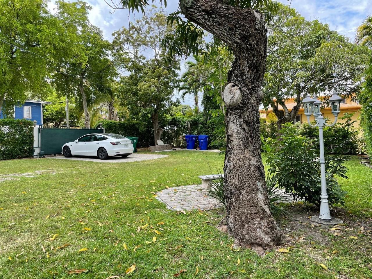 1254 Sw 13th Ave #1254 - Photo 2 of 14