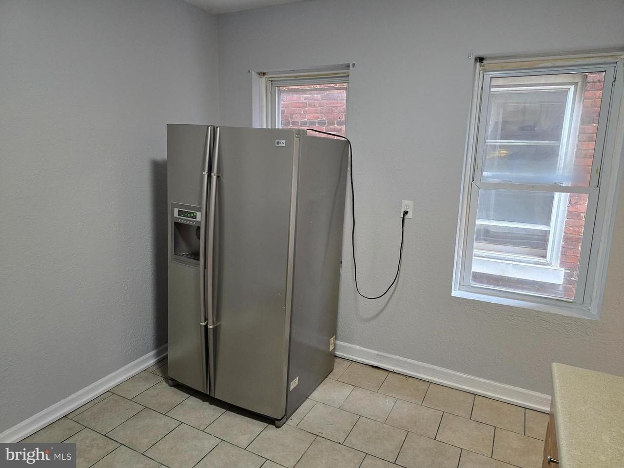 164 Randall Ave - Photo 3 of 15