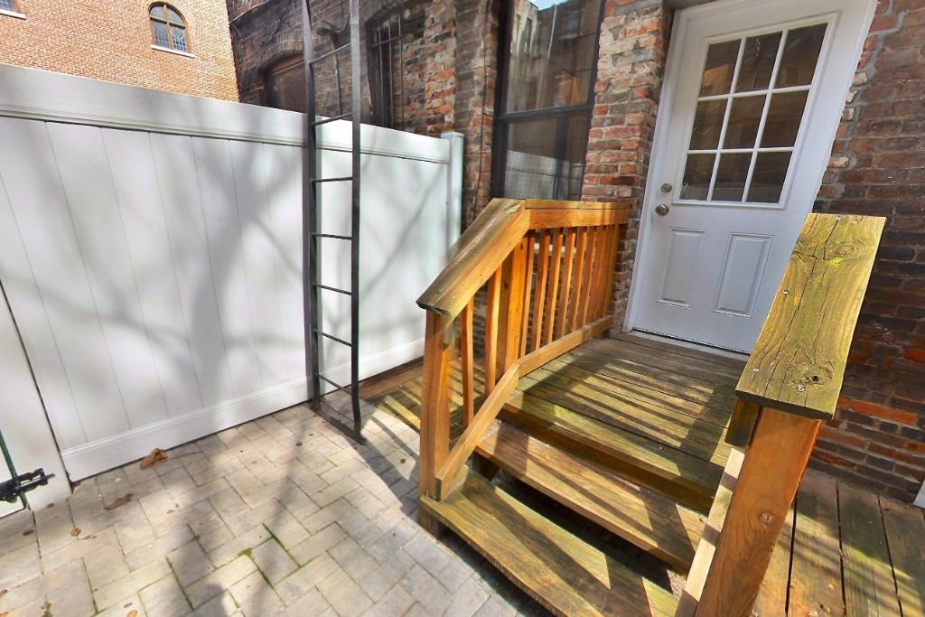 438 W 52nd St #1A - Photo 3 of 8