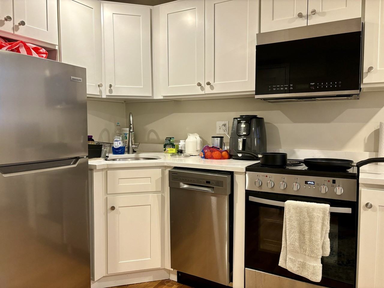 48 Irving St #B - Photo 2 of 11