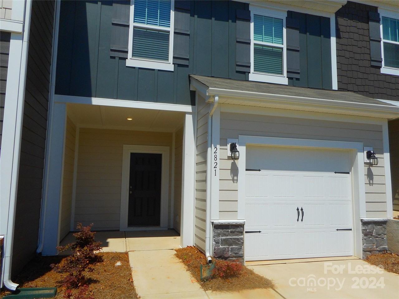 2821 Aubrey St - Photo 2 of 27