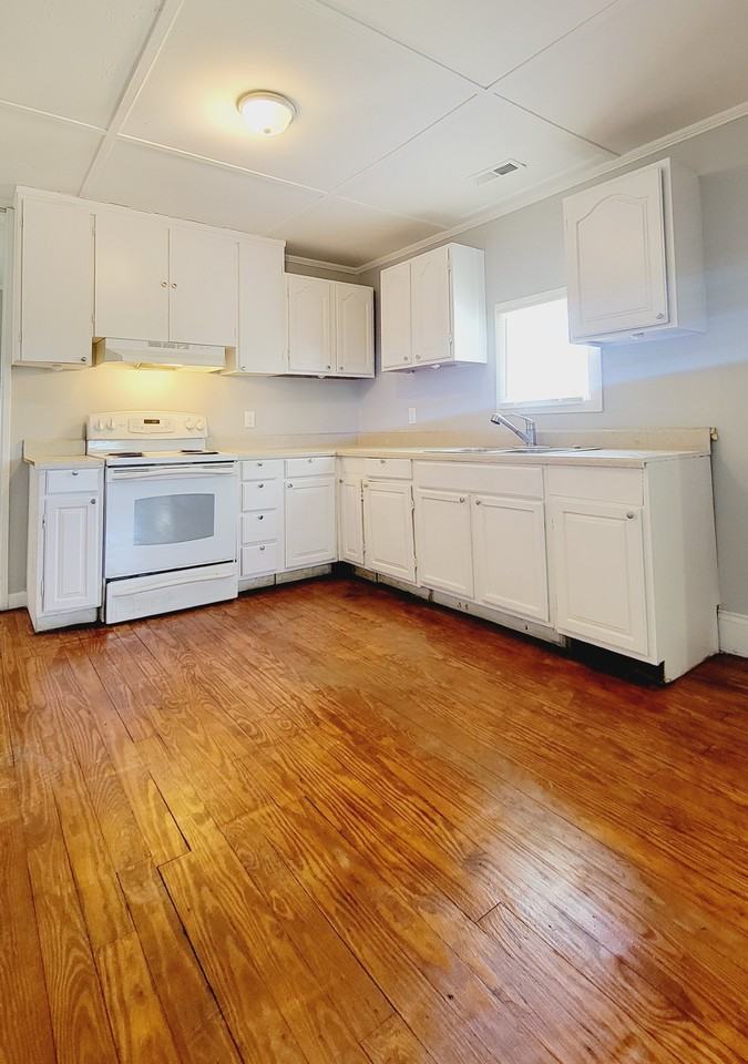 116 Bolding St - Photo 3 of 14