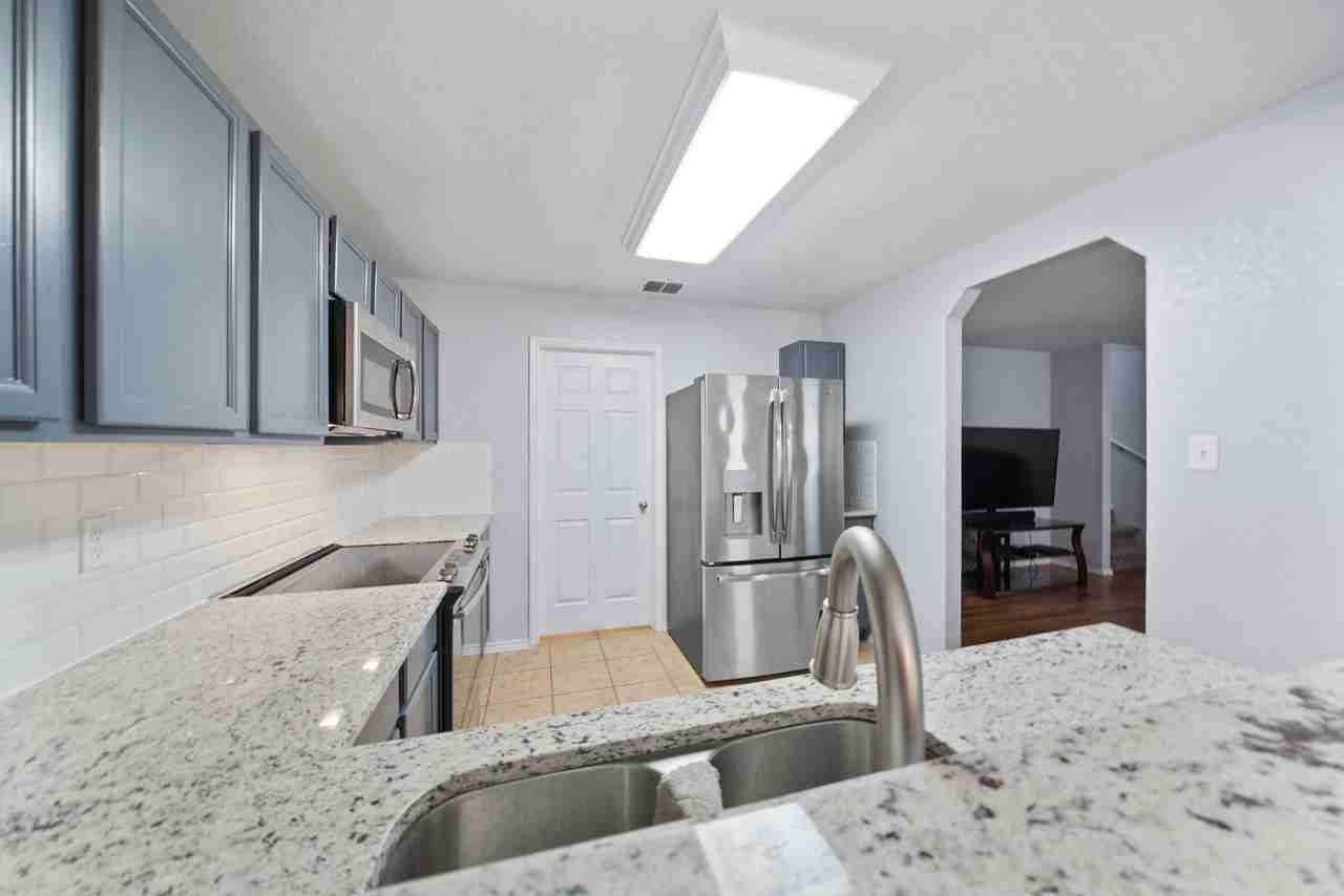 9227 Silver Vis - Photo 7 of 33