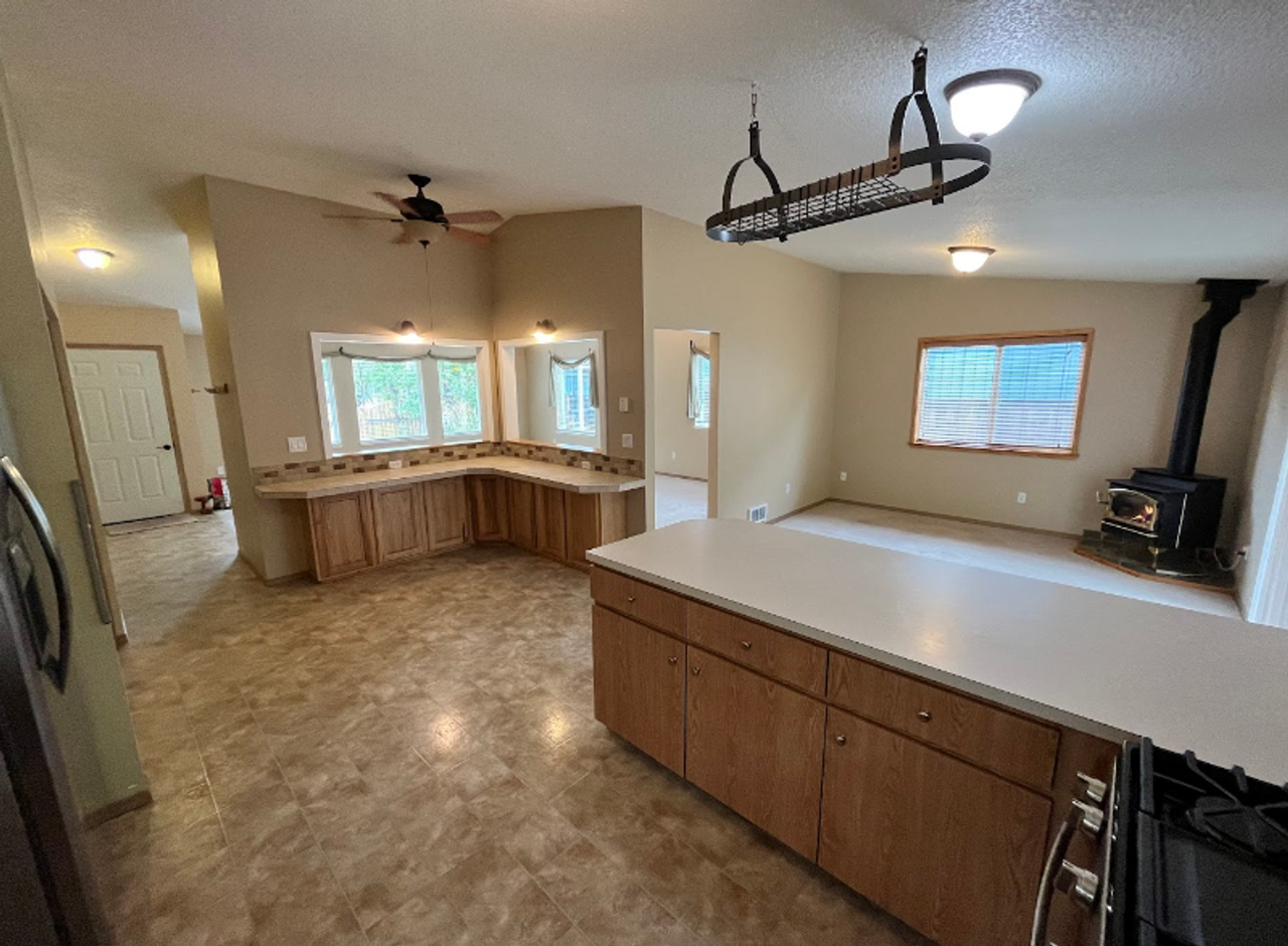 2960 Nw Cabernet Ln - Photo 2 of 23