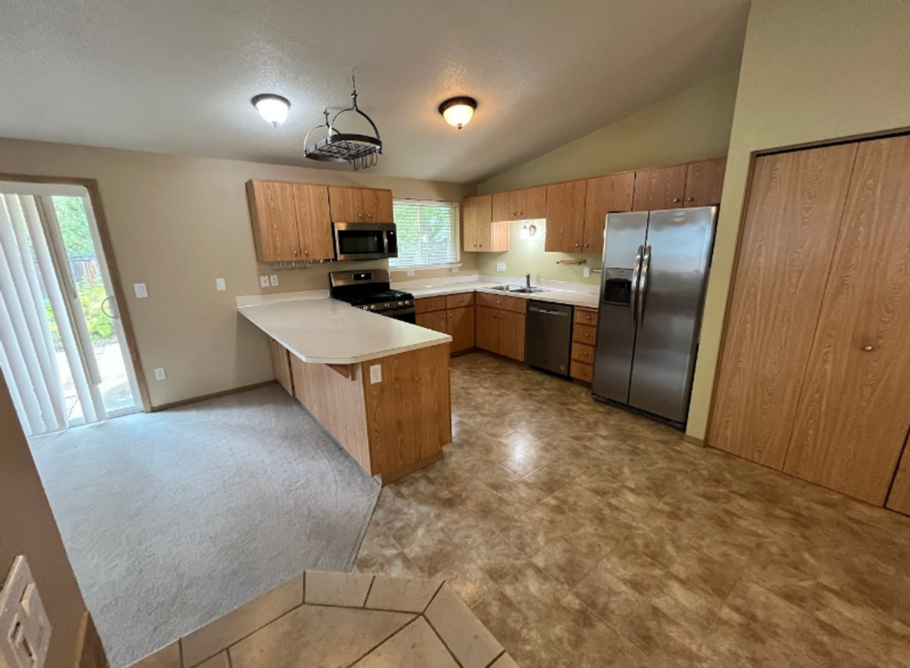 2960 Nw Cabernet Ln - Photo 5 of 23