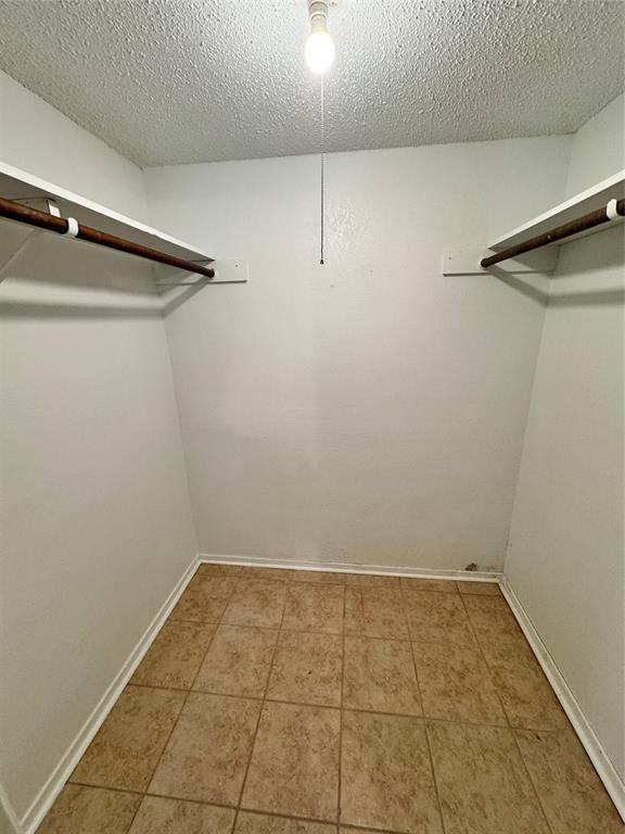 2703 4th St - Photo 3 of 16