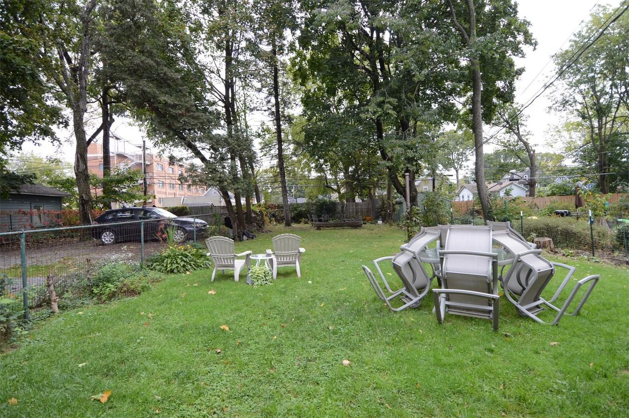223 Gregory St - Photo 2 of 11