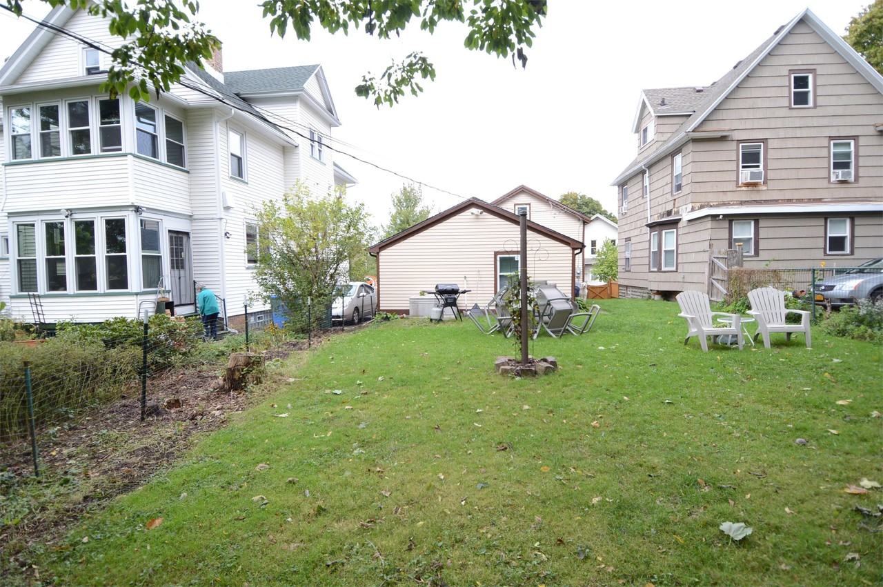 223 Gregory St - Photo 3 of 11