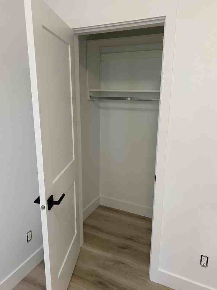 8607 East Saanich Road - Photo 3 of 7