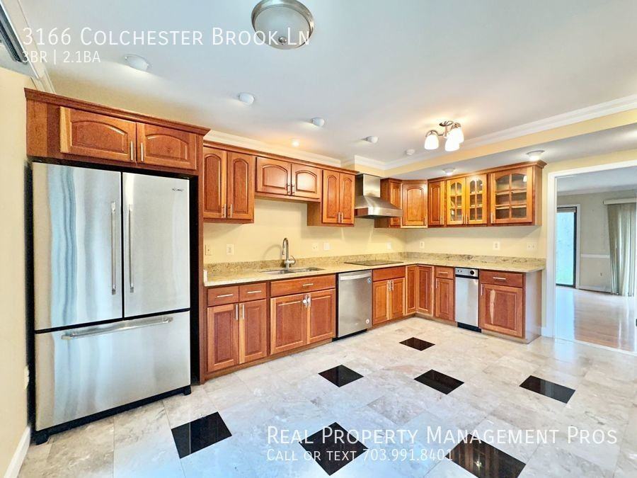 3166 Colchester Brook Ln - Photo 3 of 37