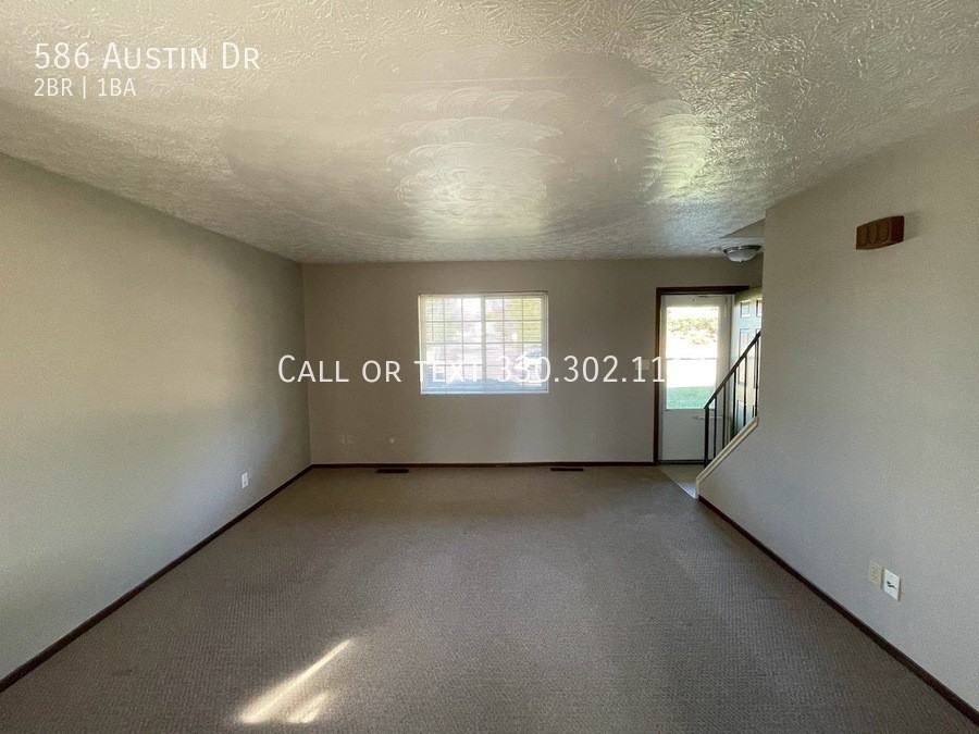 586 Austin Dr - Photo 3 of 16