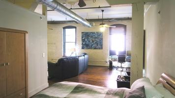 featured image of 406 E 4th St