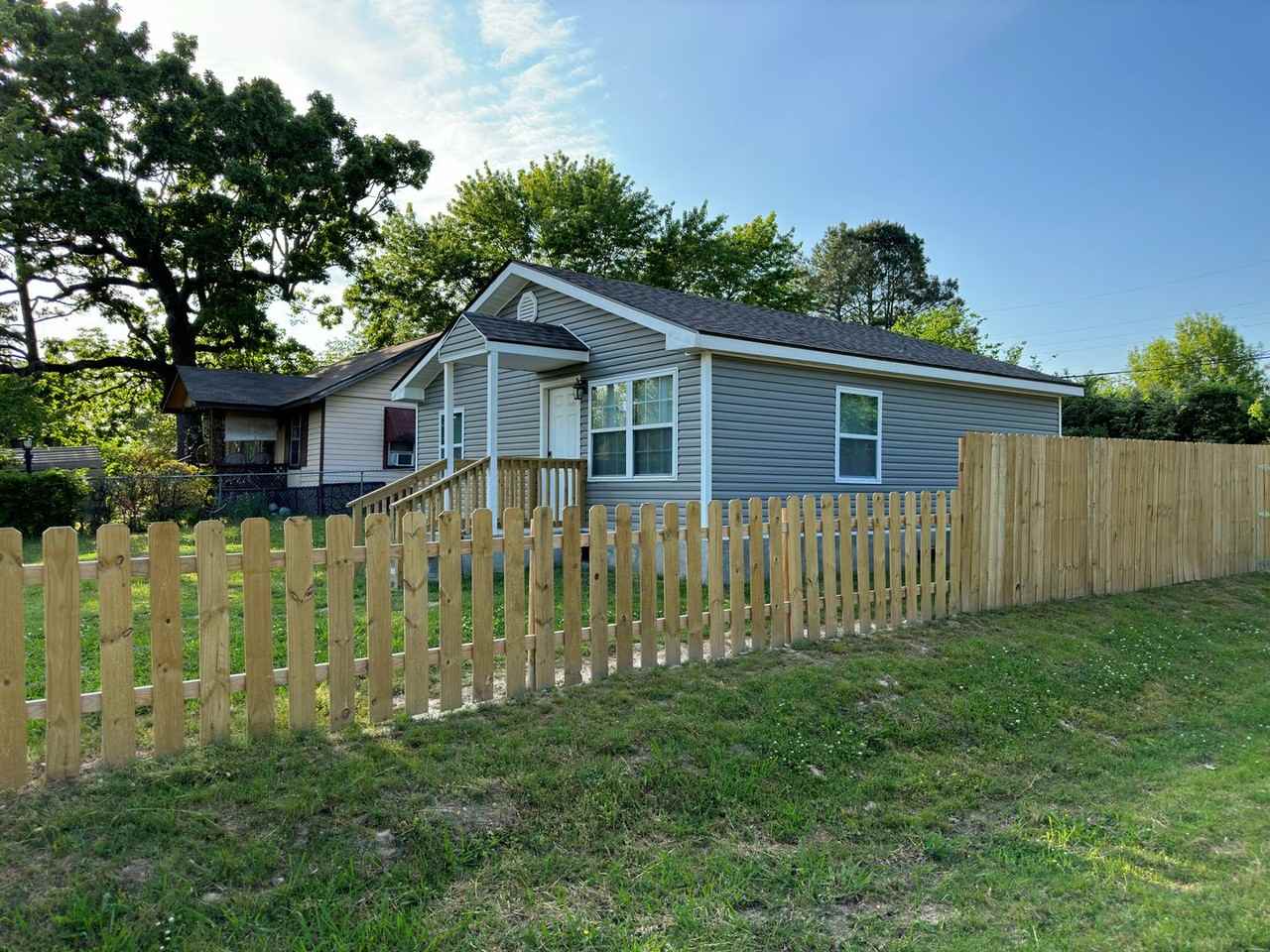 3021 Neis St - Photo 2 of 15