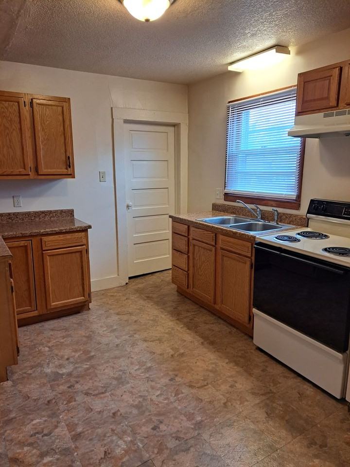 1707 Bayer Ave - Photo 5 of 10