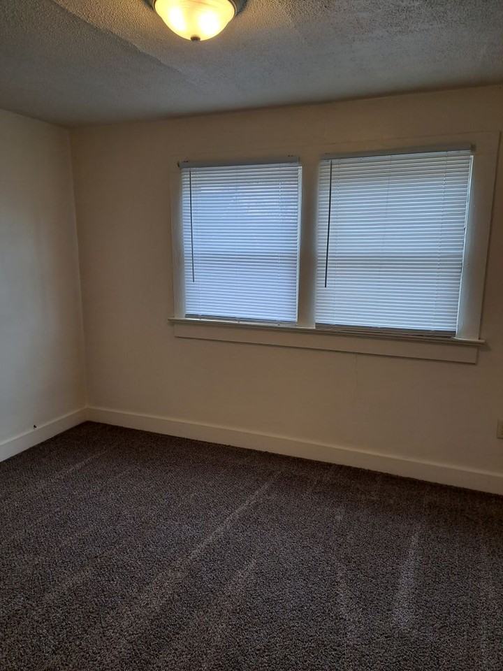 1707 Bayer Ave - Photo 7 of 10