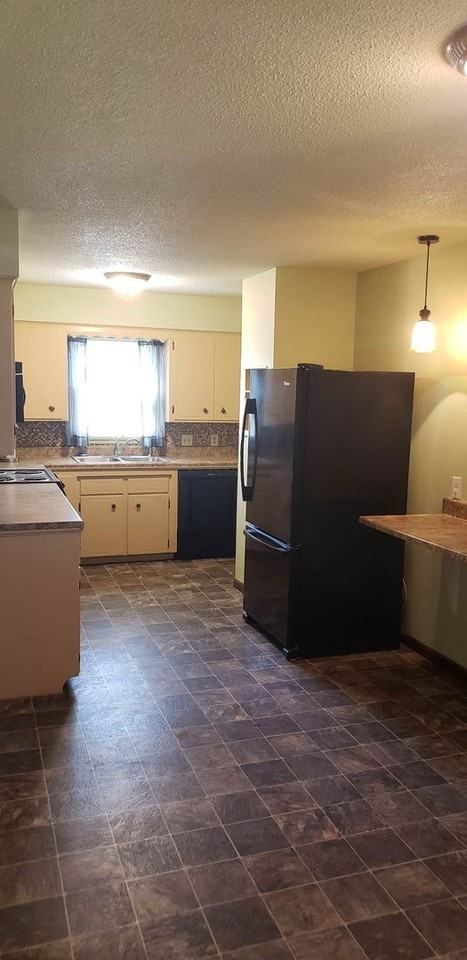 5021 E New Jersey Dr - Photo 2 of 15