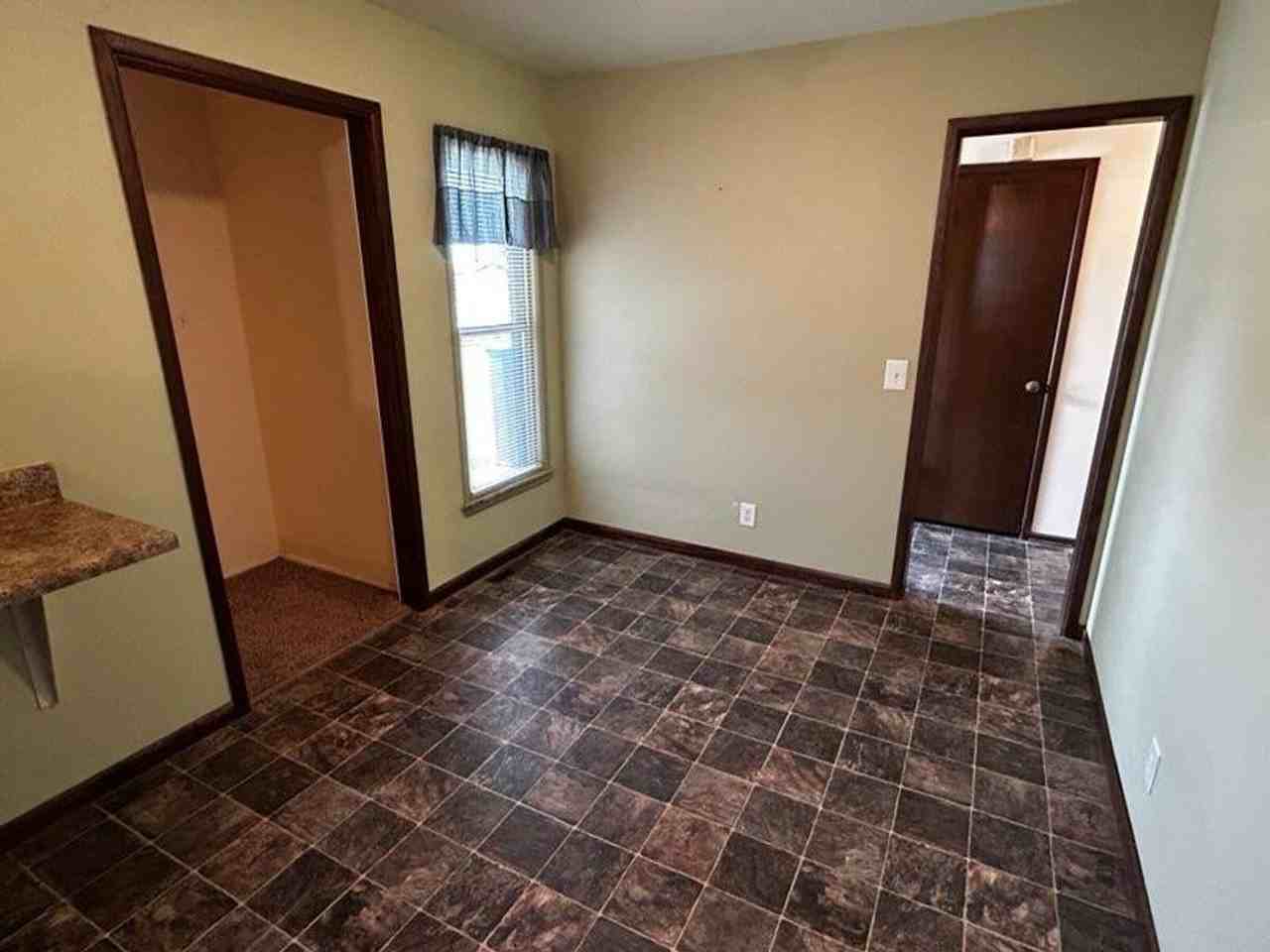 5021 E New Jersey Dr - Photo 3 of 15