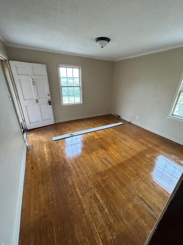 9 Austin St - Photo 3 of 8