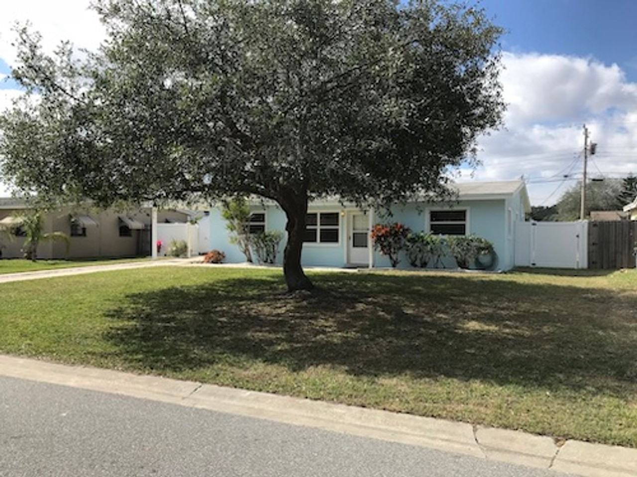 4314 Yorkshire Dr - Photo 3 of 15