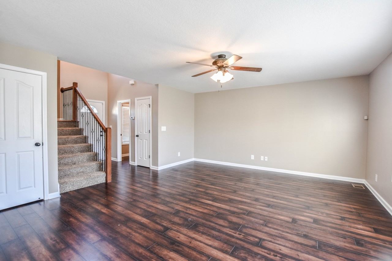 3620 Fox Den Ln - Photo 2 of 20