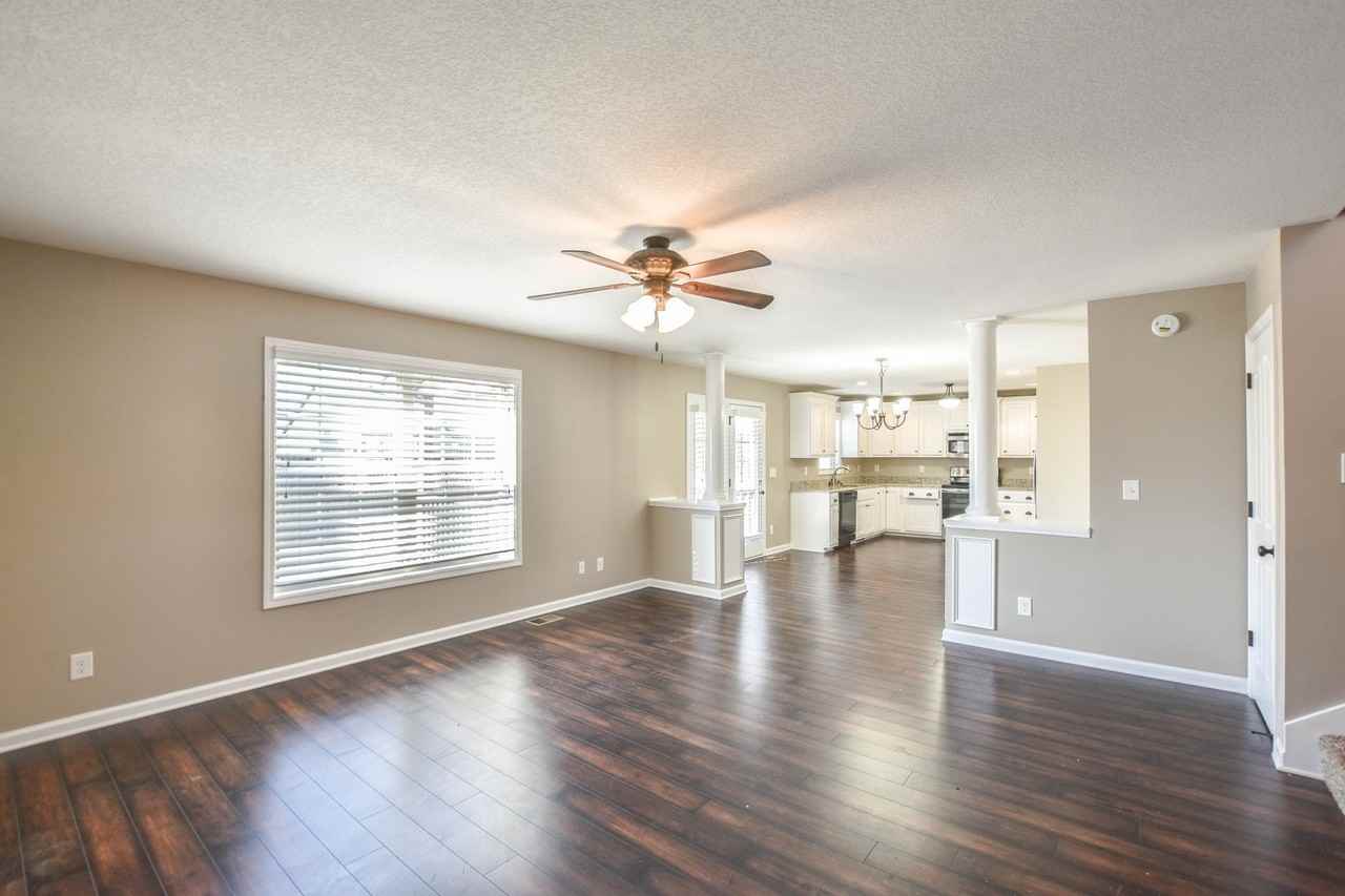 3620 Fox Den Ln - Photo 3 of 20
