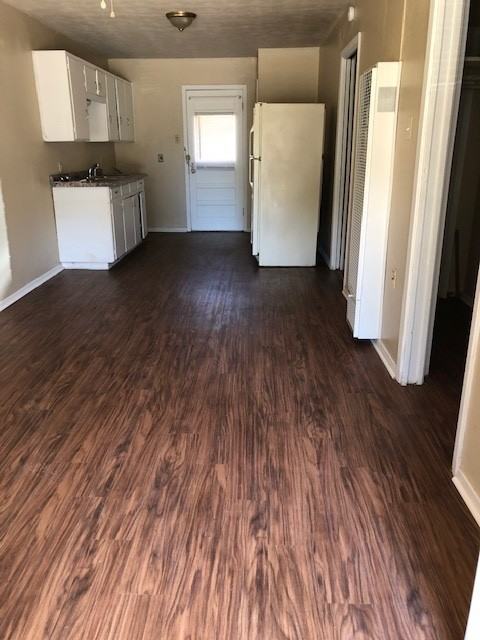 2810 Russell Ave - Photo 2 of 10