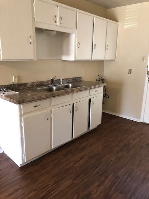 2810 Russell Ave - Photo 4 of 10