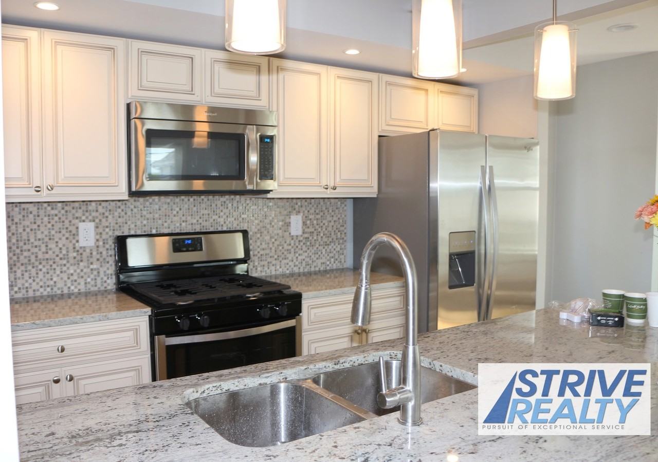 22 Clyde St - Photo 4 of 14