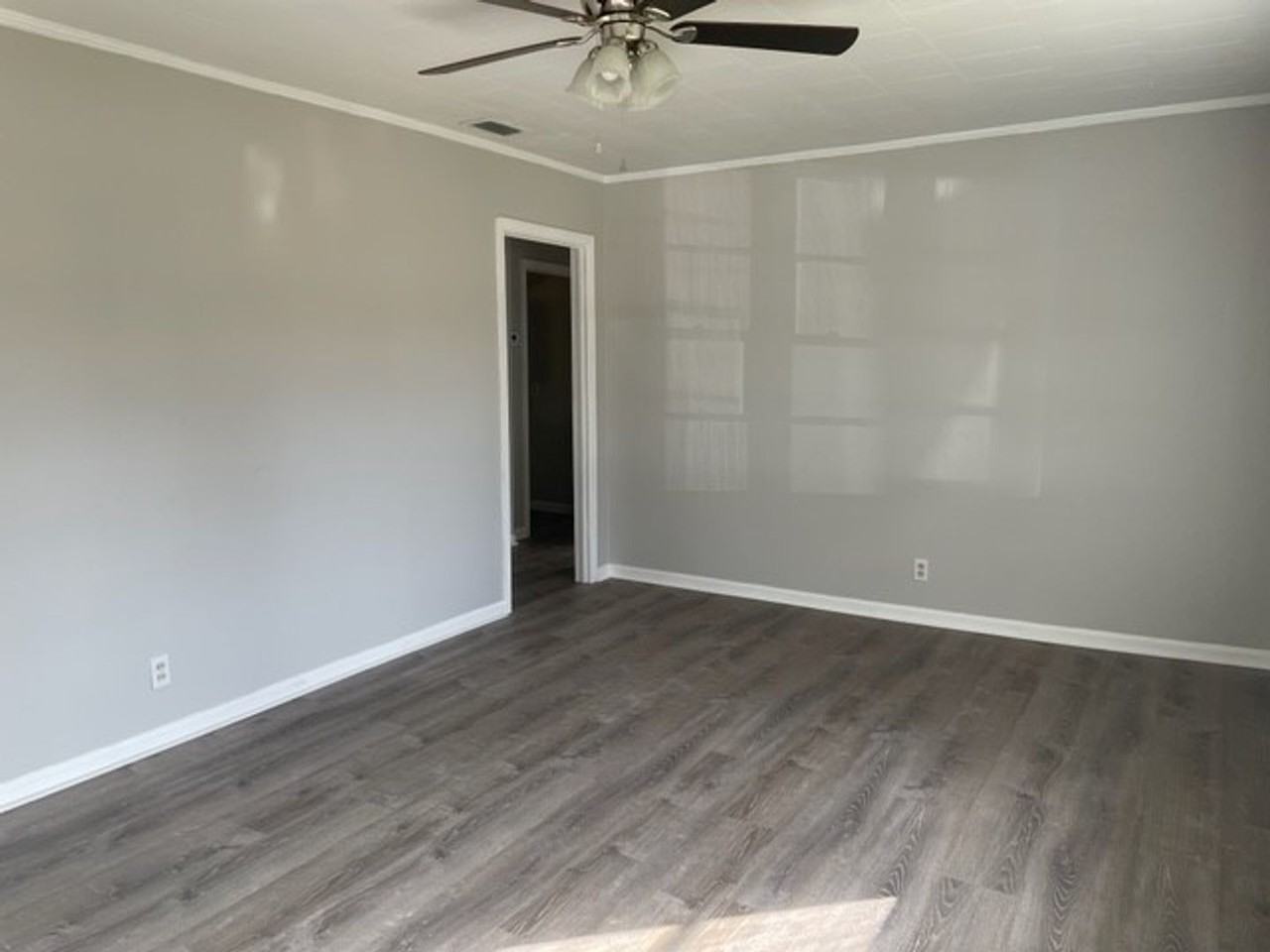 404 Sherrod Ave - Photo 2 of 10