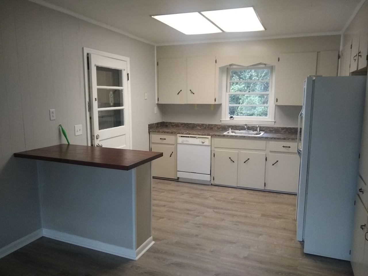 404 Sherrod Ave - Photo 5 of 10