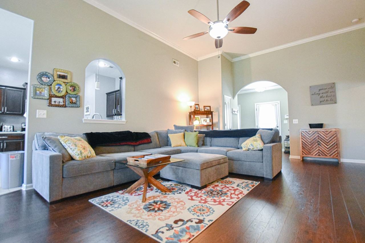 3765 Silver Fox Ln - Photo 4 of 19