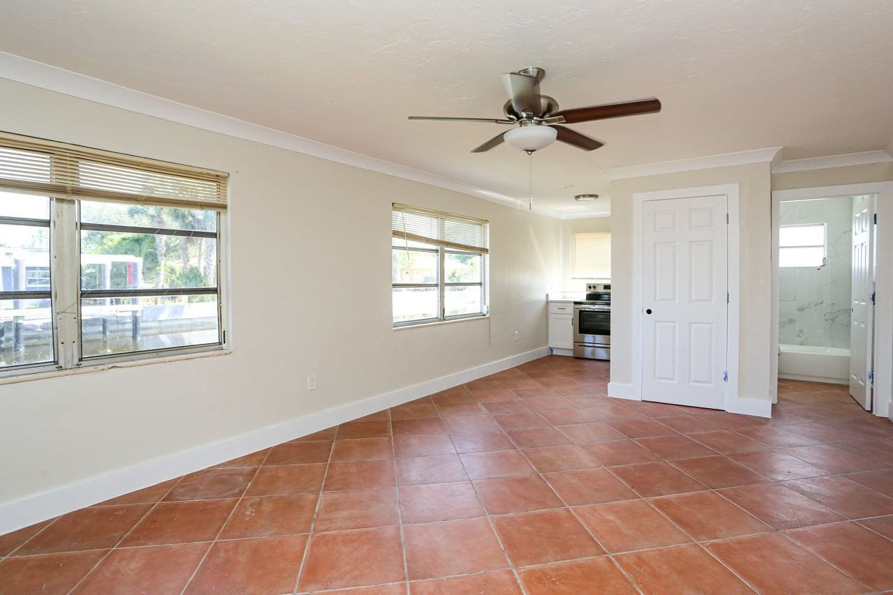 ***NON HOA***ROYAL HARBOR***STUDIO/1 BATHROOM UNITS***READY FOR MOVE IN***BAYSHORE AREA***WALK TO CELEBRATION PARK*** - Photo 7 of 8