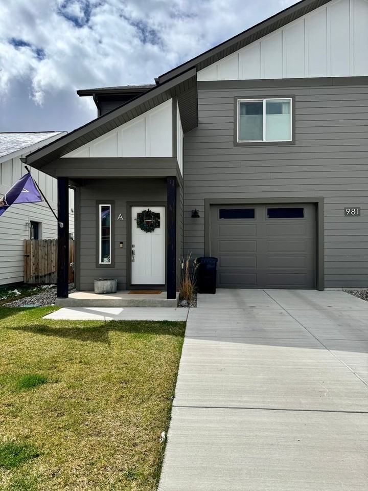 981 Cassandra Ln Apt A - Photo 2 of 18