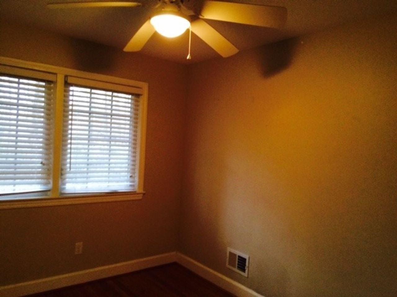 407 Smith Ave #A - Photo 6 of 7
