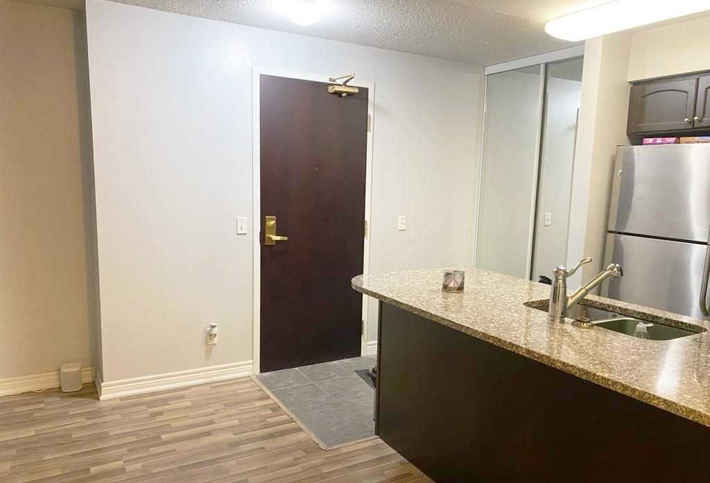 30 Grand Trunk Crescent #515 - Photo 5 of 9